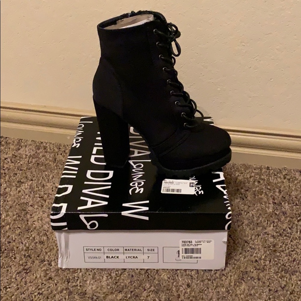 Wild diva chunky lace up heels!